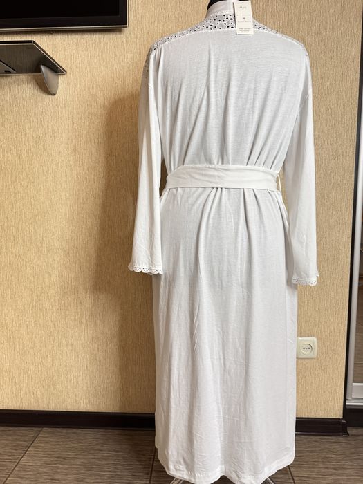 Ніжний халат з жіночною вишивкою з бавовни marks & spencer