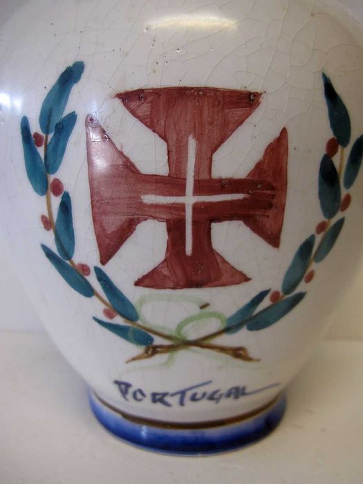 antigo pote em faiança portuguesa - motivos históricos - marcado