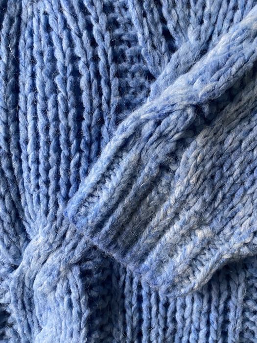 Ręcznie malowany sweter Minouu