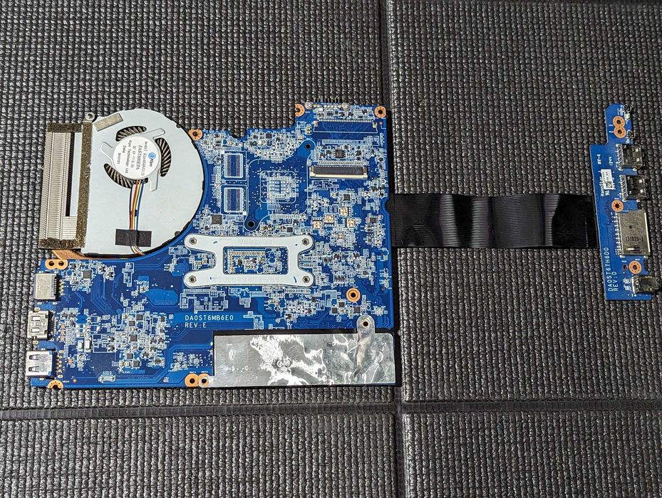 OEM Mother-Board Lenovo DA0ST6MB6E0 REV: E