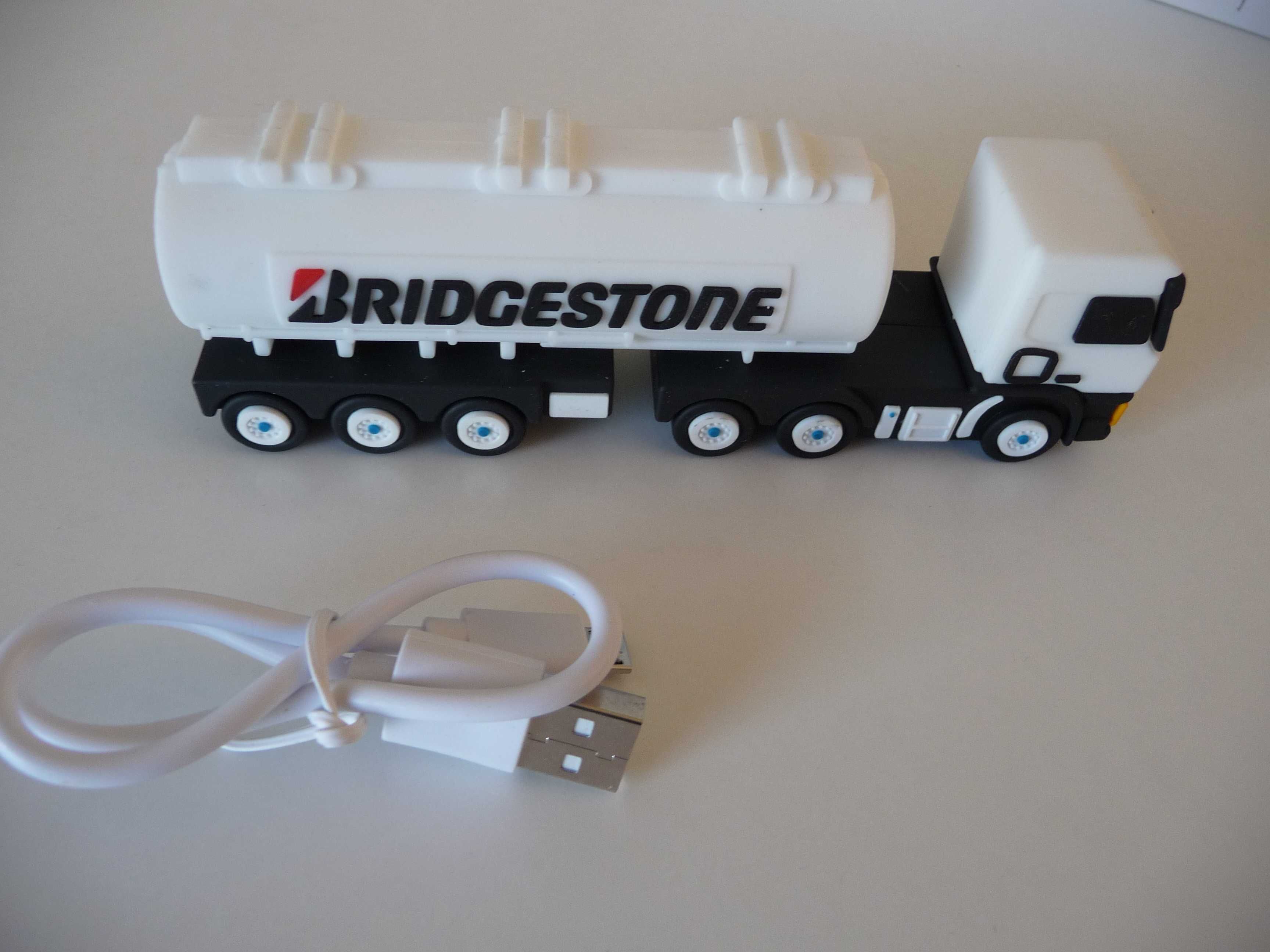 Kolekcjonerski truckerski powerbank ciężarówka truck model ładowanie