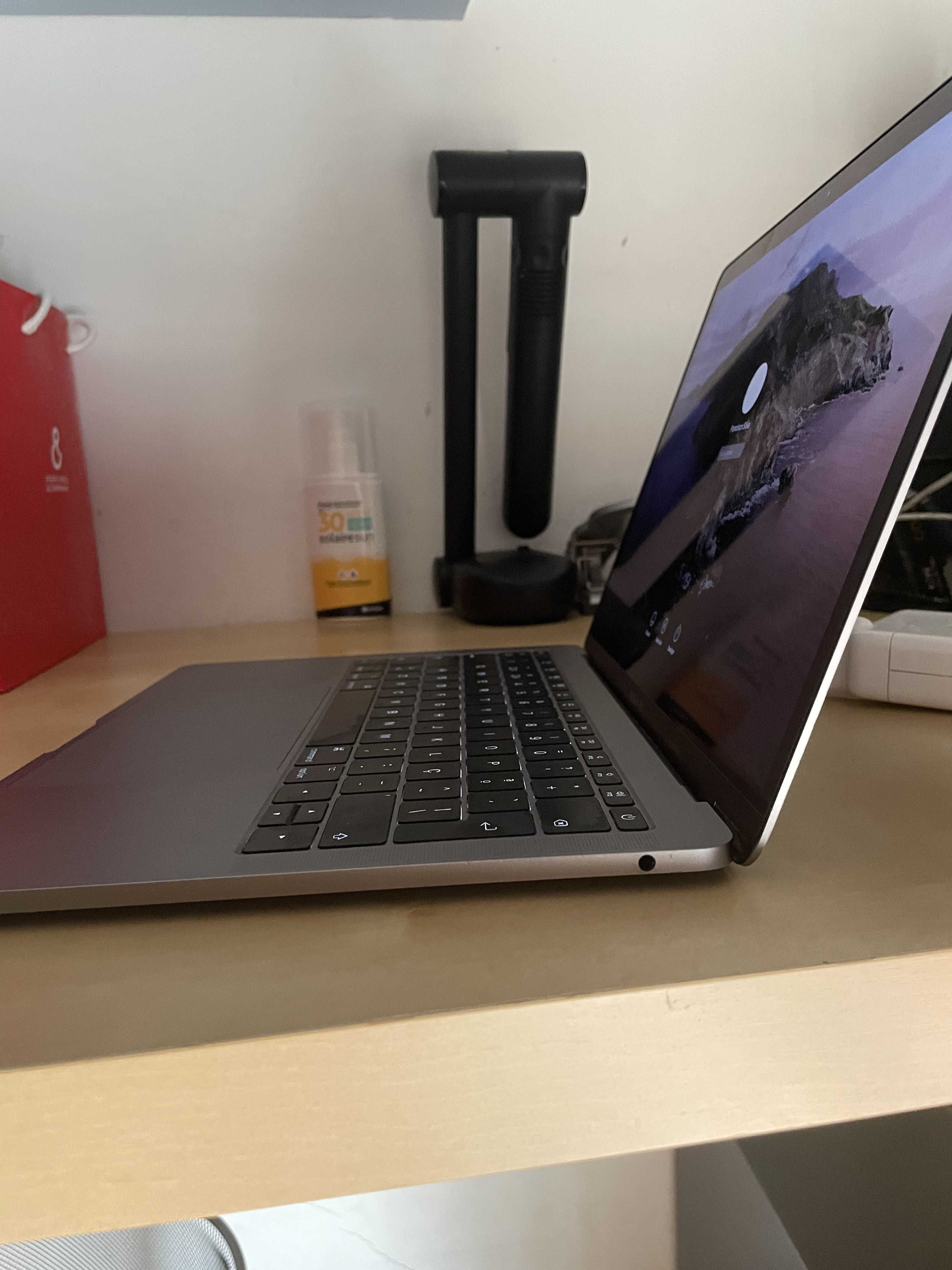 Macbook Pro em bom estado