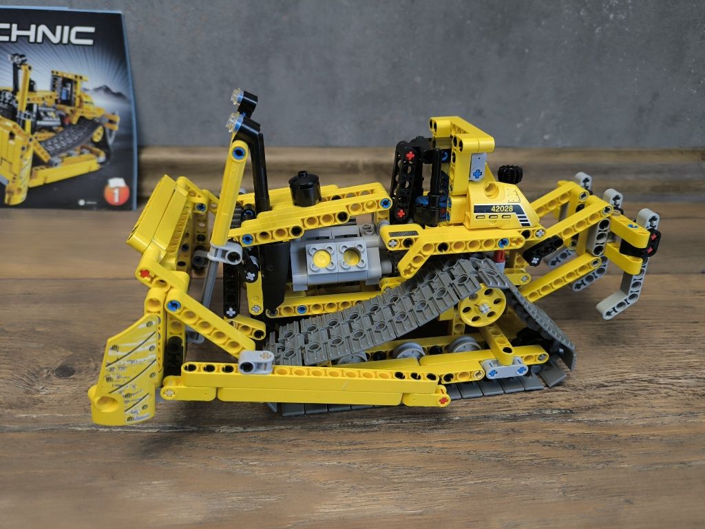 LEGO Technic 42028 оригинал, инструкции