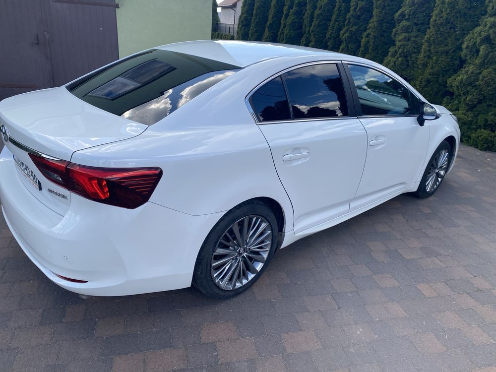 Toyota Avensis 2015 2.0 D-4D Premium 143KM