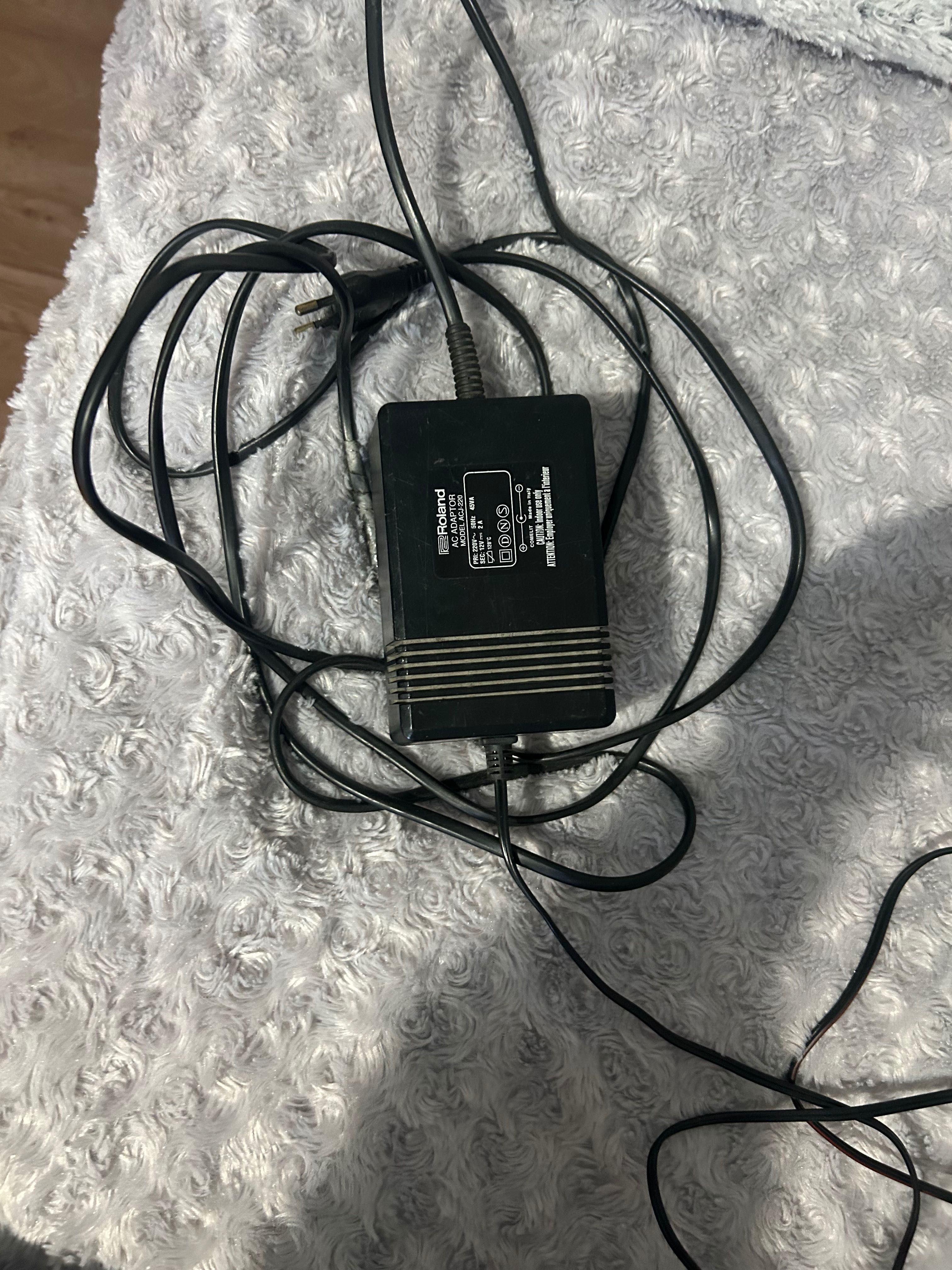 Syntezator Roland E-35