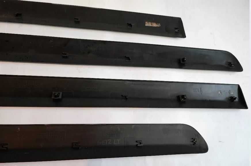 Listwa drzwi Hyundai Getz przed lift listwa boczna ozdobna