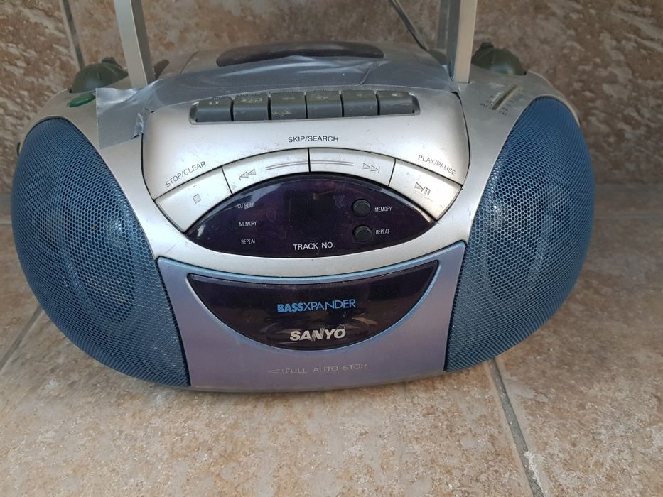 Radiomagnetofon Sanyo