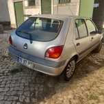 Ford fiesta cinzento