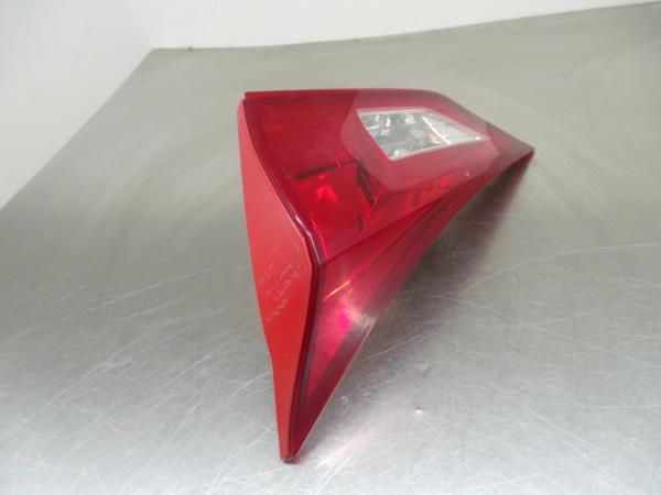 Farolim da mala direito TOYOTA Auris Hatchback (_E18_)