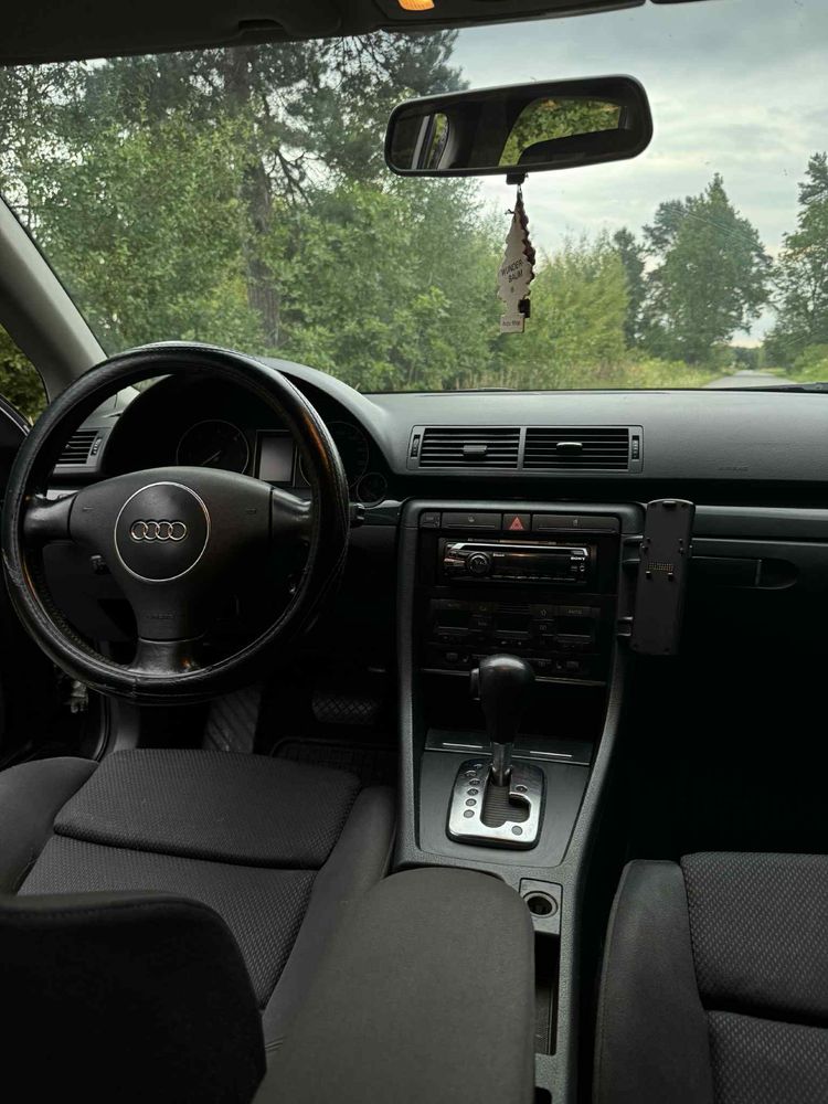 Audi a4b6 1.9 130 km