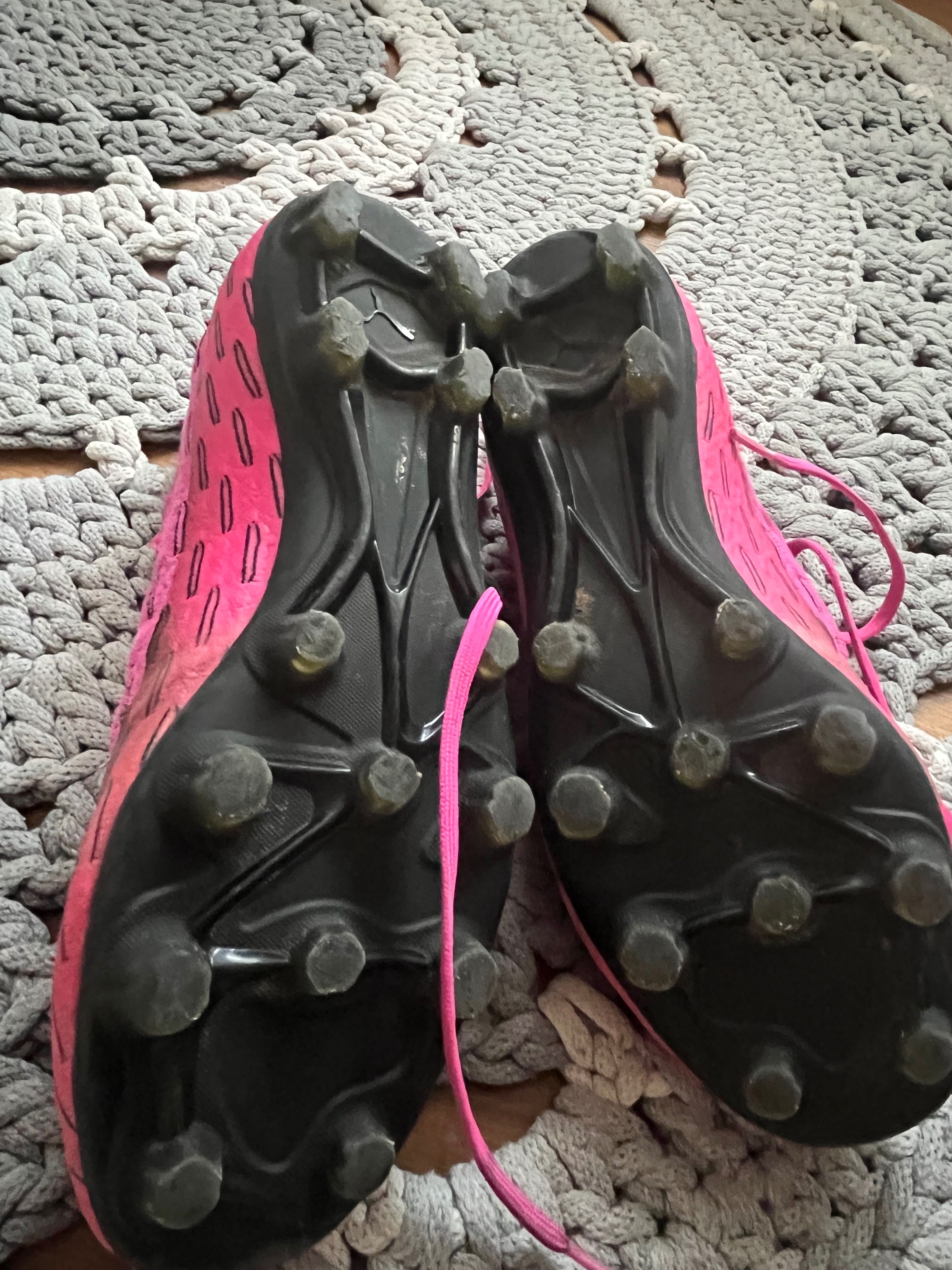 Buty sportowe korki
