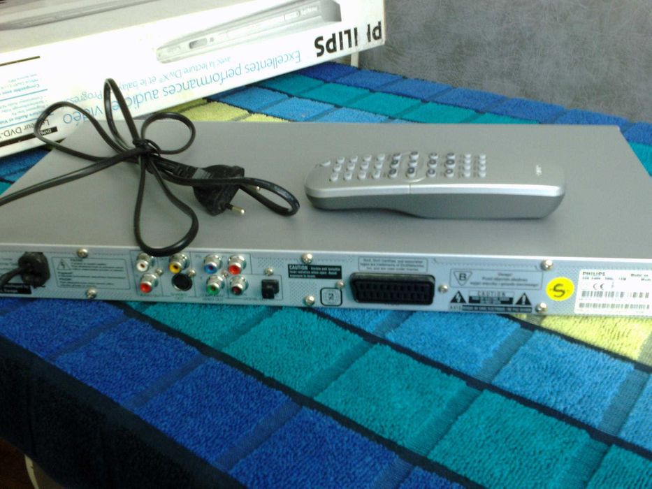 ДВД приставка "PHILIPS"