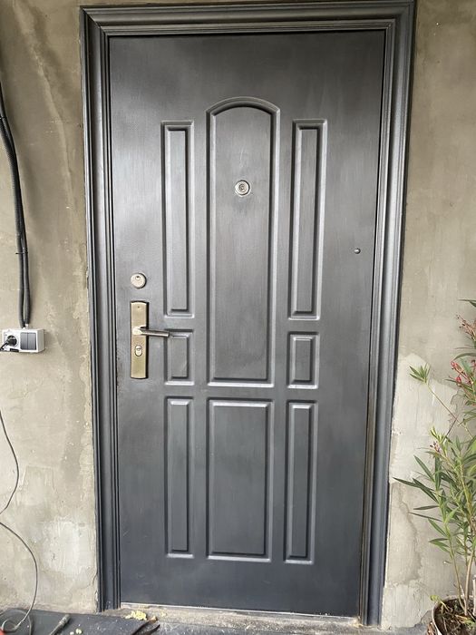 Вхідні двері металеві Б/У