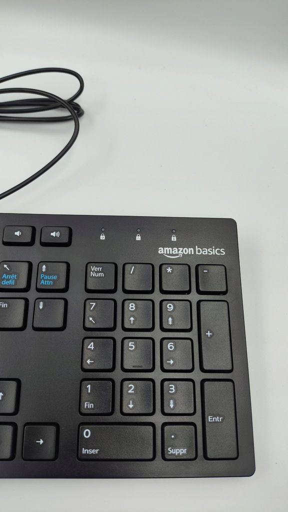 klawiatura przewodowa AMAZON BASICS usb AZERTY  MD005FR