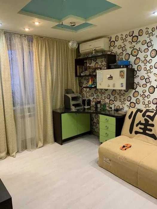 Продам 2 к. квартиру Гагарина Аэрокосмический метро Спортивная ремонт