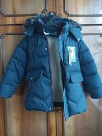Продам дитячу зимову курточку в хорошому стані на хлопчика 4-5 років