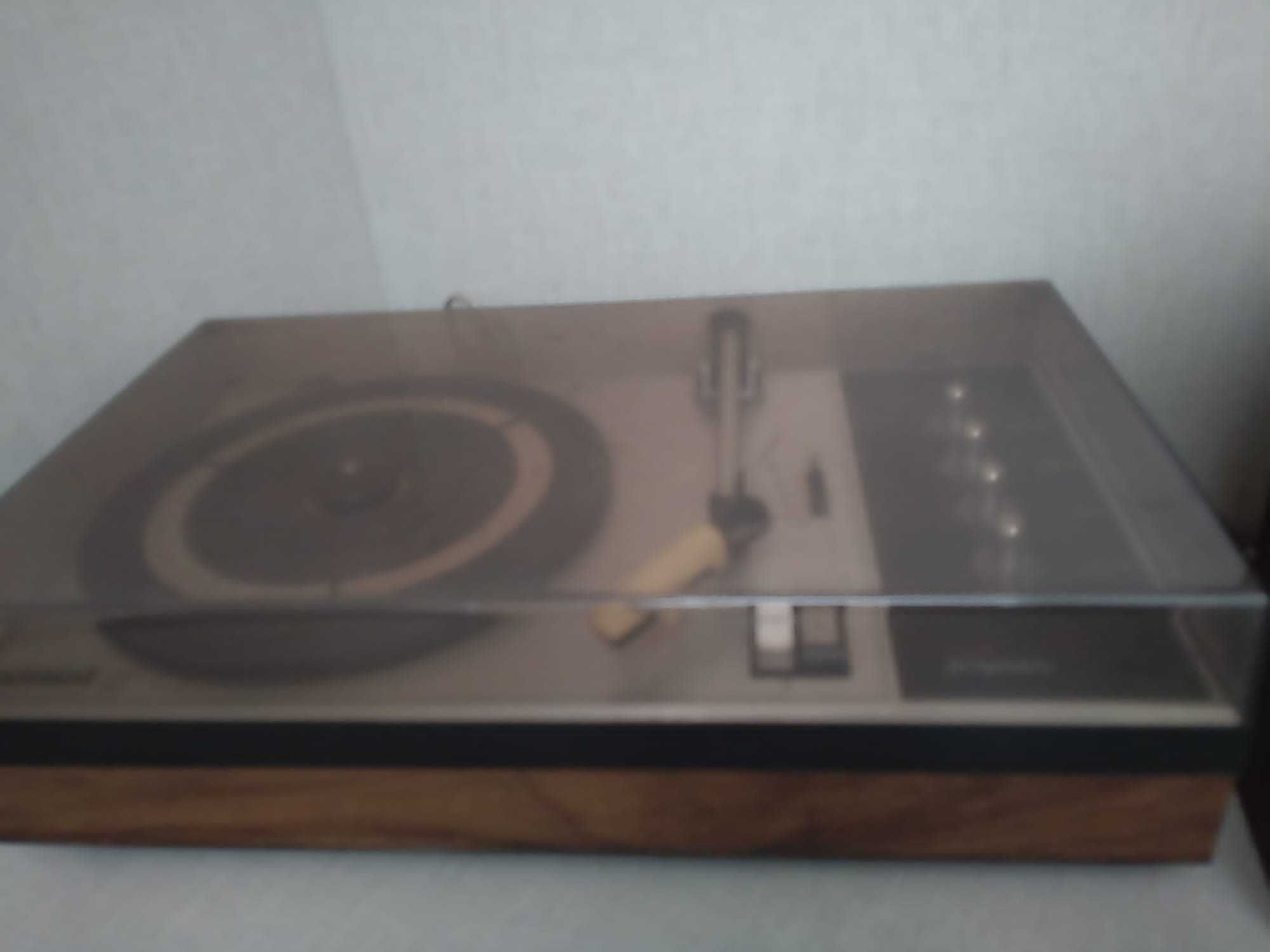 [Vintage] Gira-discos e colunas Philips