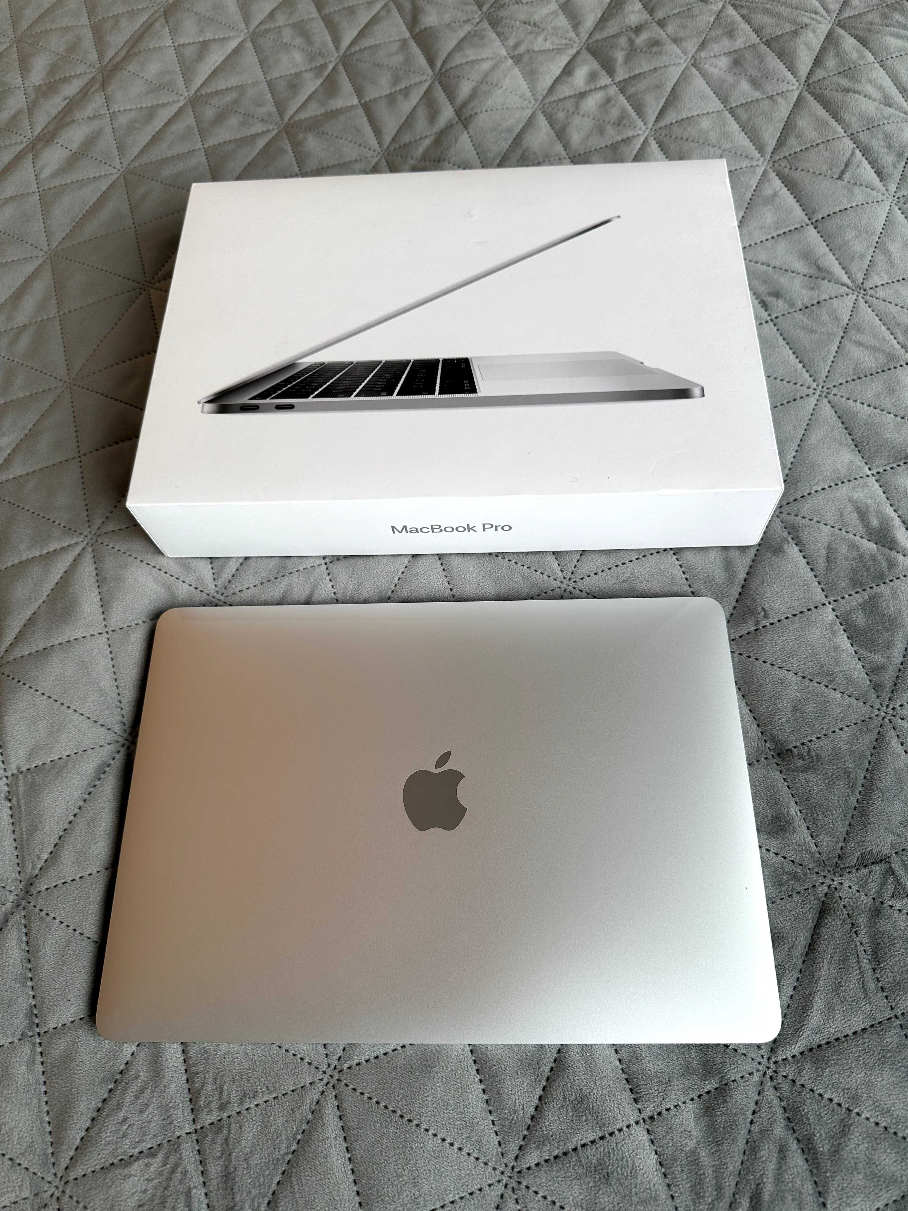 MacBook Pro 2017 Silver