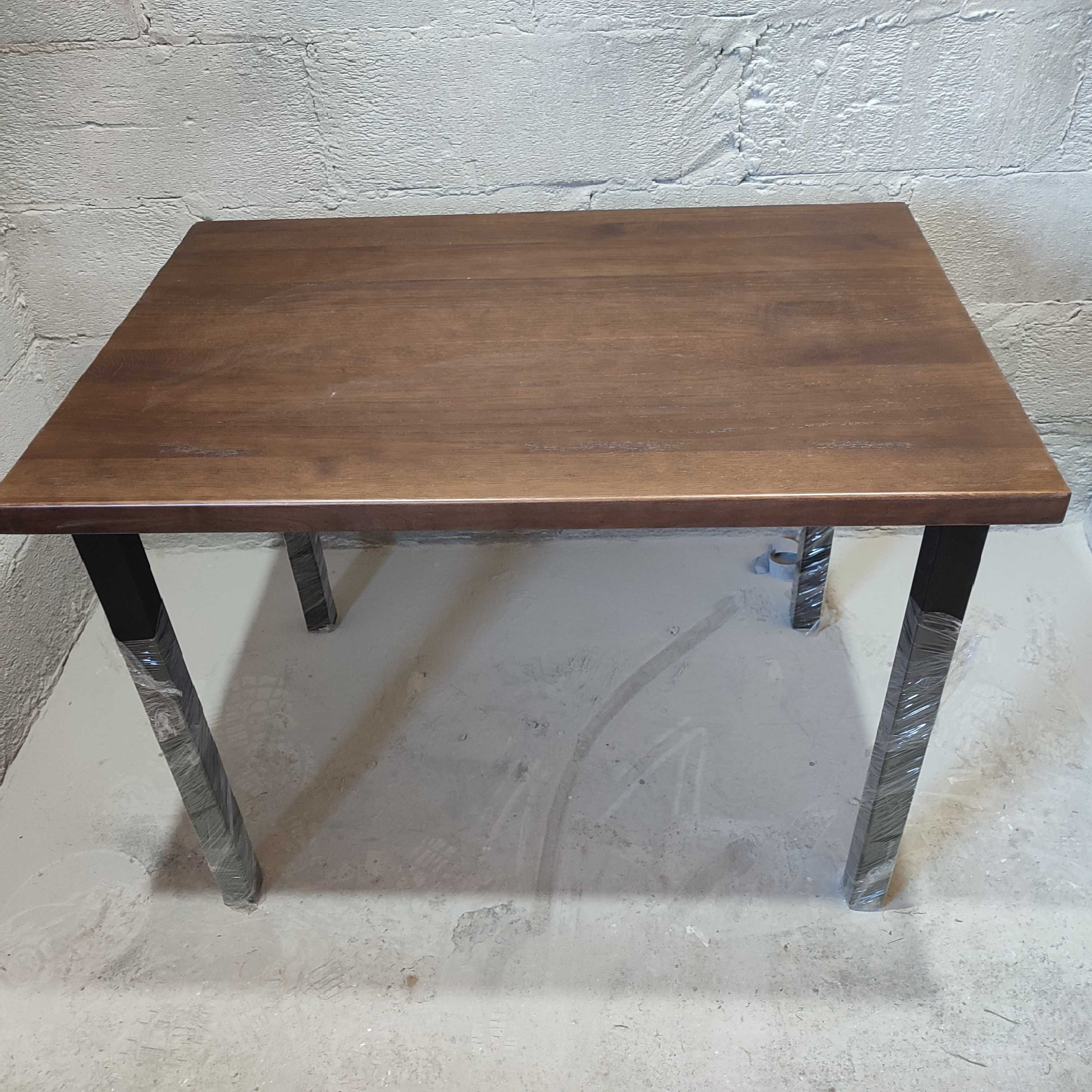 Stół 110x75 metalowe nogi