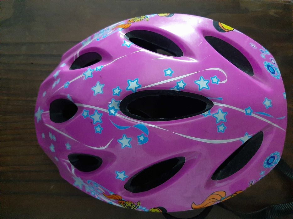 Capacete de menina para andar de bicicleta