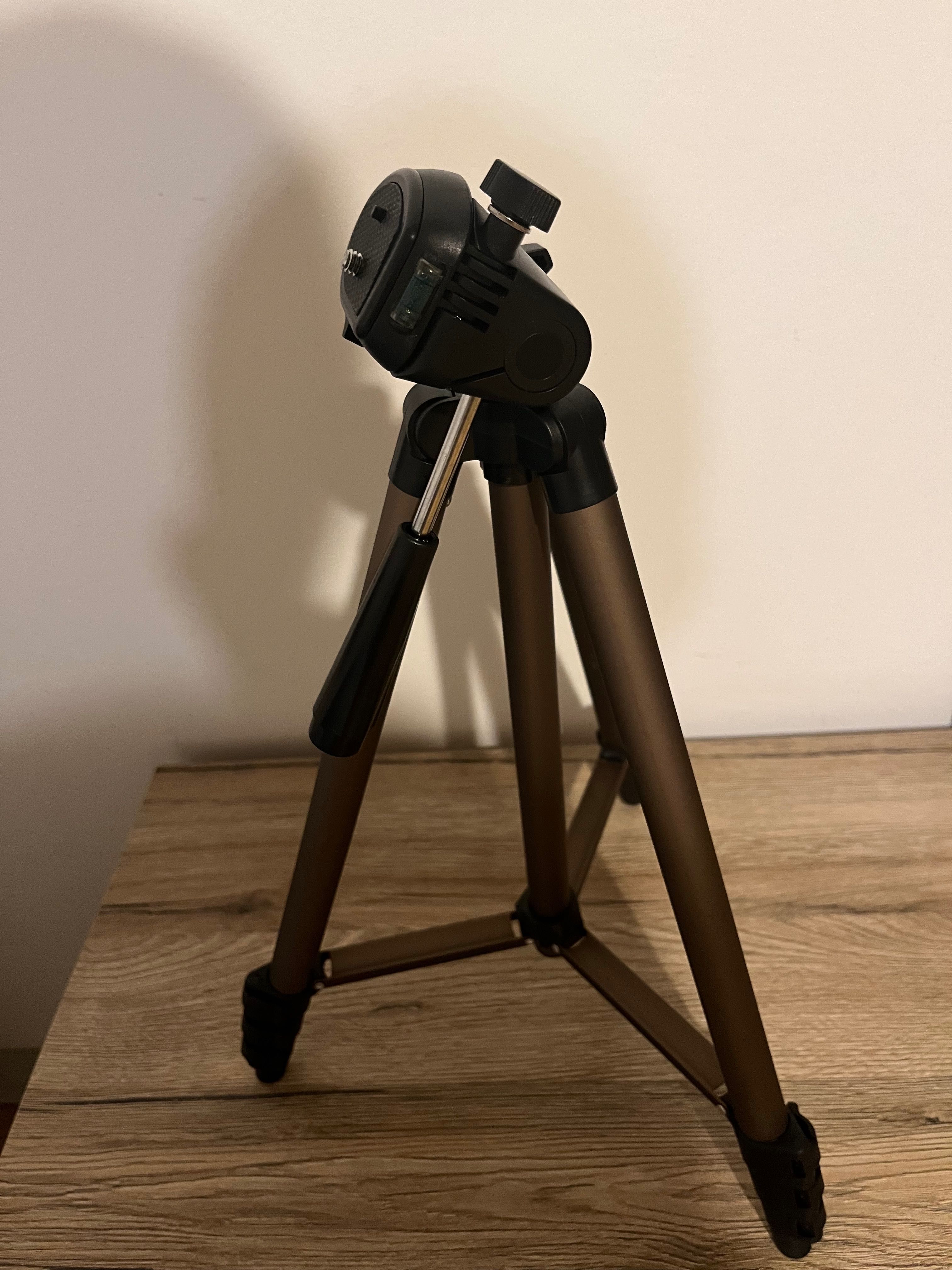 Amazon Basics lekki trójnożny statyw do aparatu z torbą 41,91-127cm