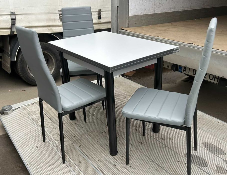 Кухоний комплект Стіл розкладний та 4 стільця Обідня группа Новий