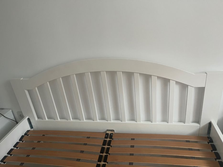 Двоспальне ліжко