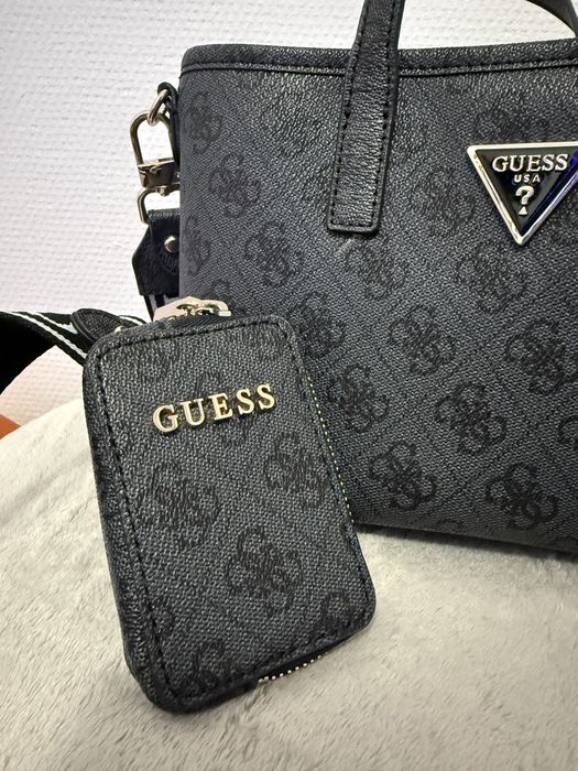 Torebka Guess na ramie