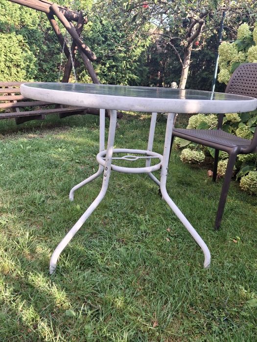 Stół stolik do ogrodu lub na taras