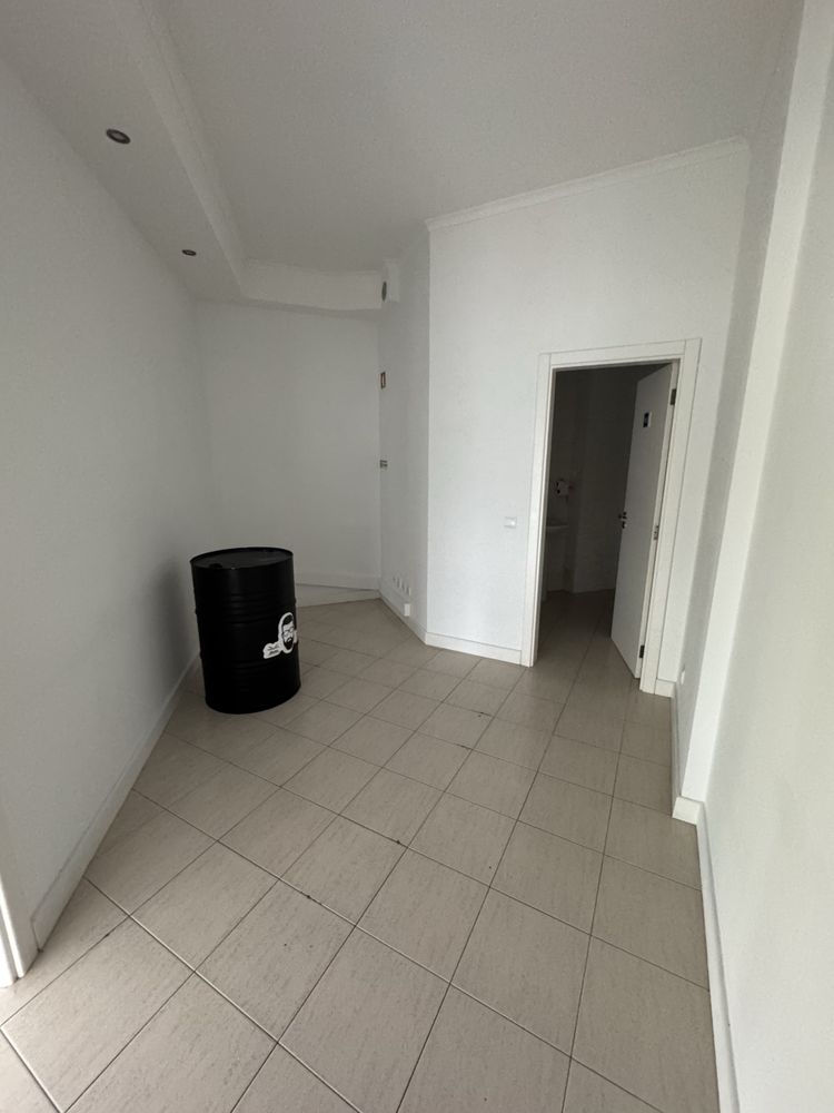 Vende-se ou aluga-se loja comercial