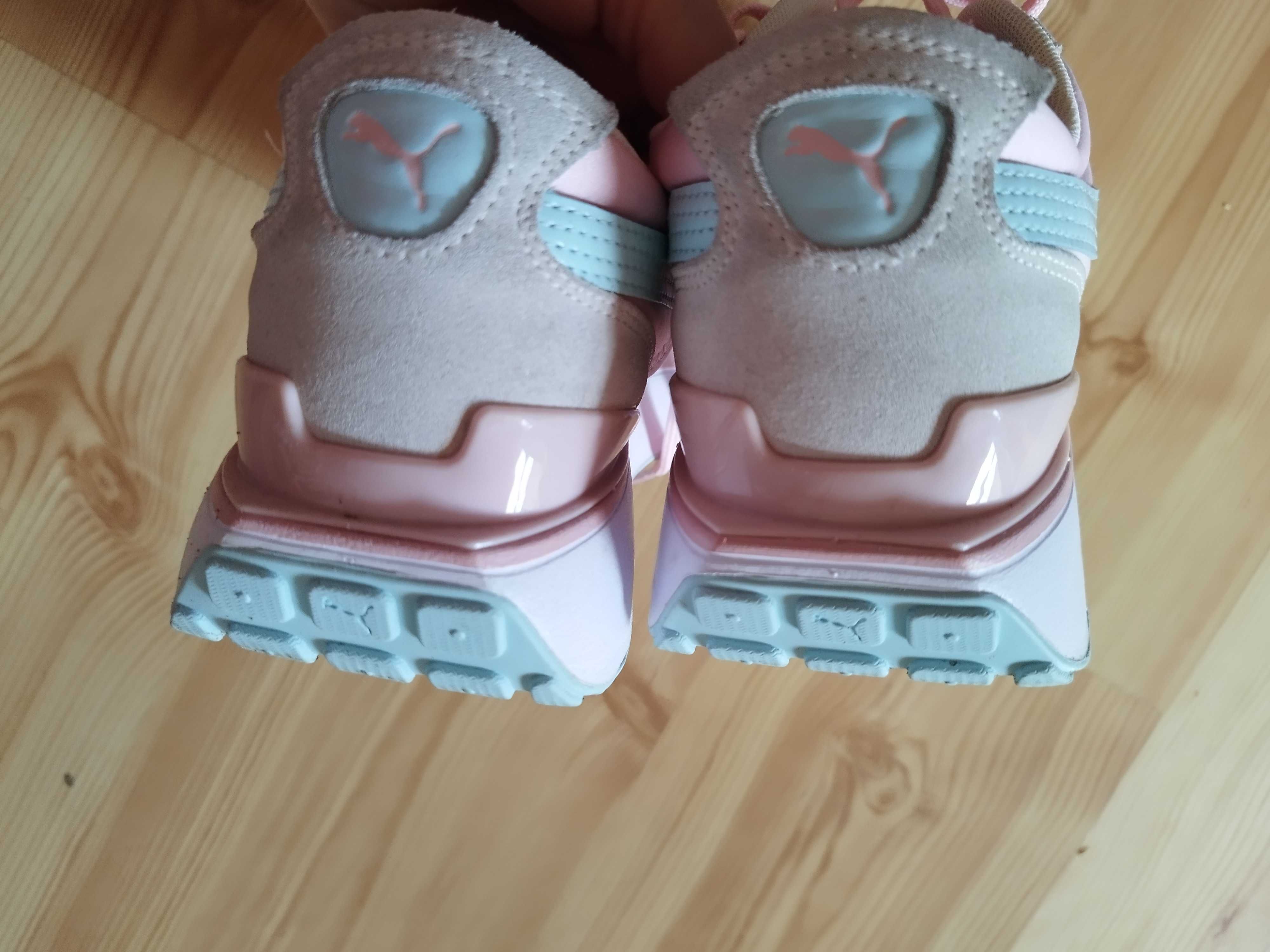 Buty sportowe Puma damskie