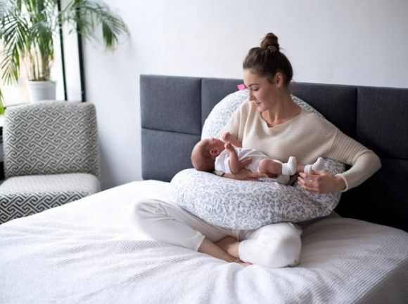 Duża poduszka Motherhood kojec do spania,karmienia piersią
