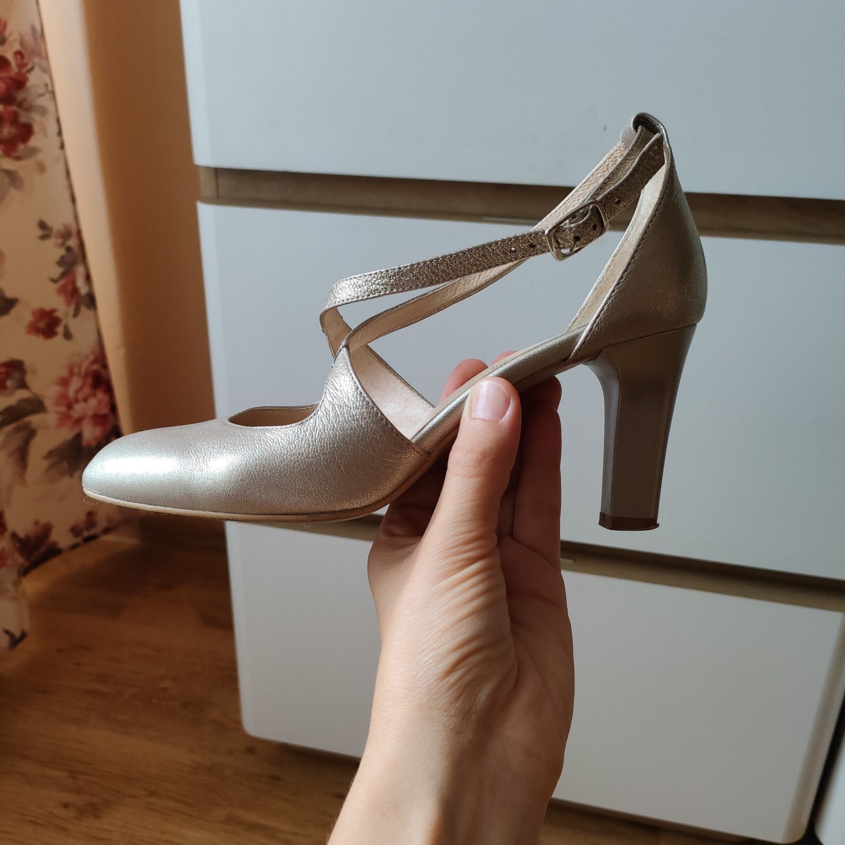 Buty firmy Kotyl 37 38 skóra naturalna stan idealny ubrane tylko na śl