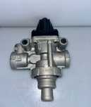 Nowy regulator ciśnienia, instalacja pneumatyczna 9753030720 WABCO