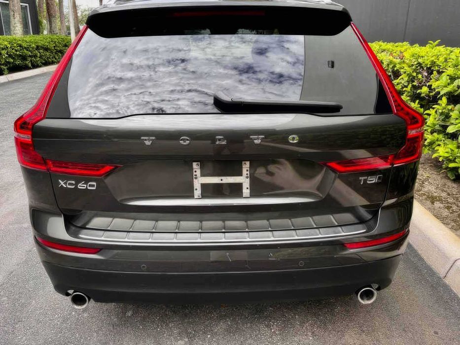 Volvo XC60 T5 Momentum      2018
