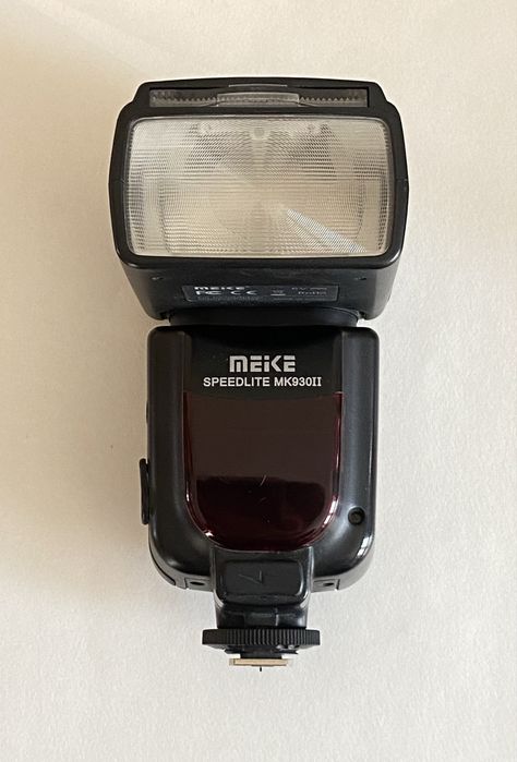 Фотоспалах Meike MK930II