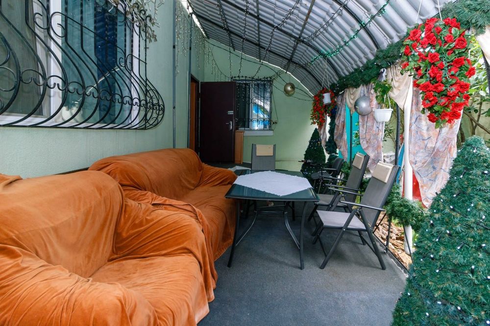 Продам будинок в осокорках по Садовій 96