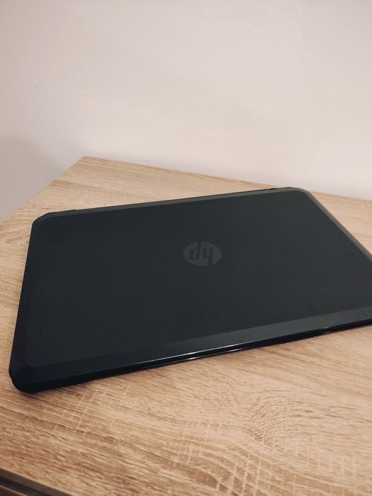 Ноутбук HP 15-d002sr на деталі