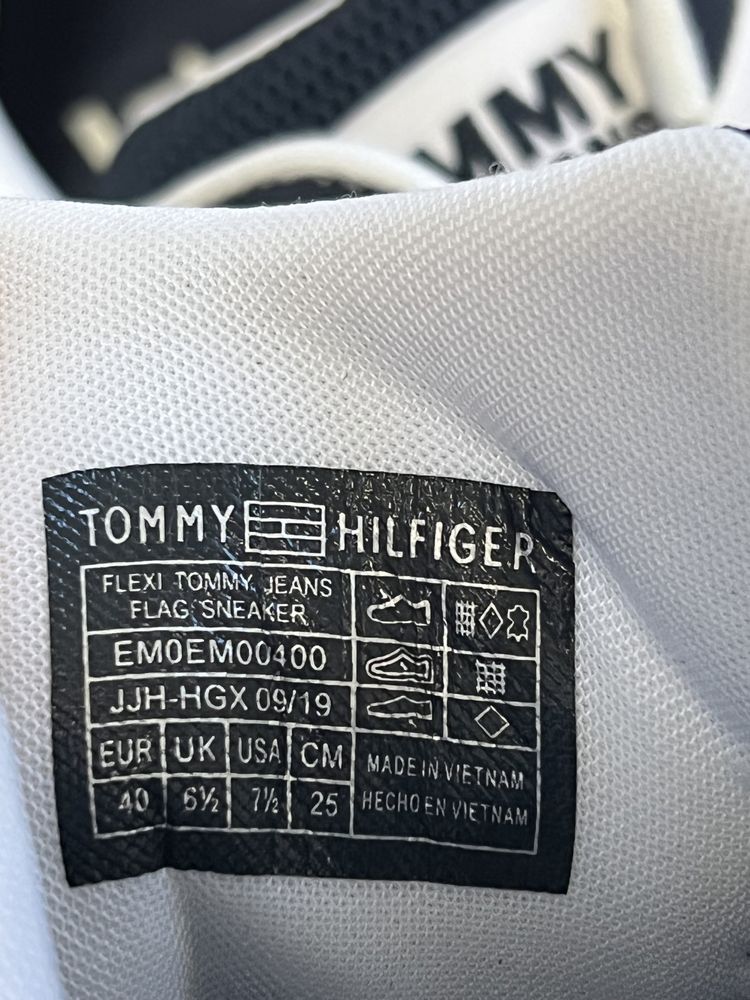 ЗНИЖКА! Кросівки Tommy Hilfiger  Jeans Flag Sneaker  EM0EM00400 40