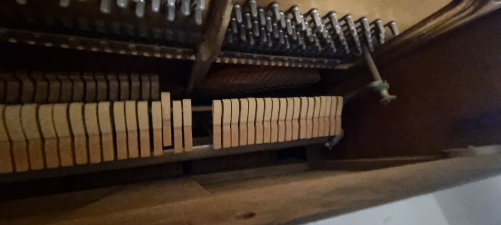 Pianino F. Weber