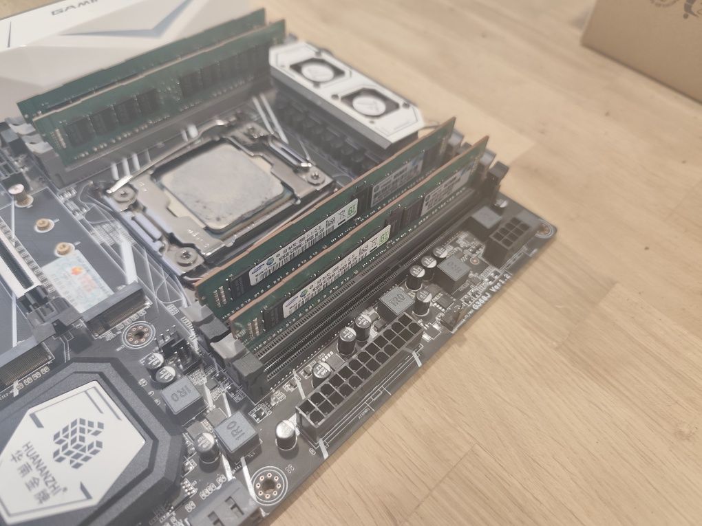 Комплект Huananzhi X-99 TF + E5-2678V3 +32Gb