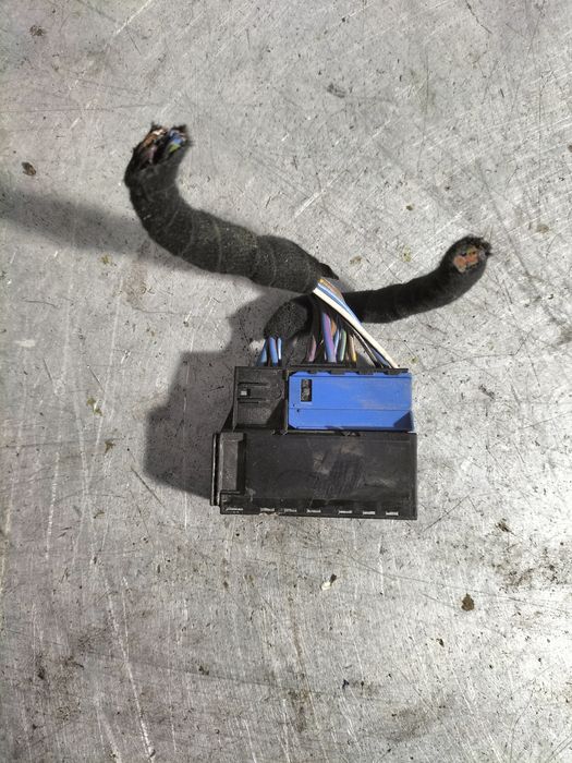 Wiązka kostka wtyczka instalacja drzwi przód lewa BMW E39