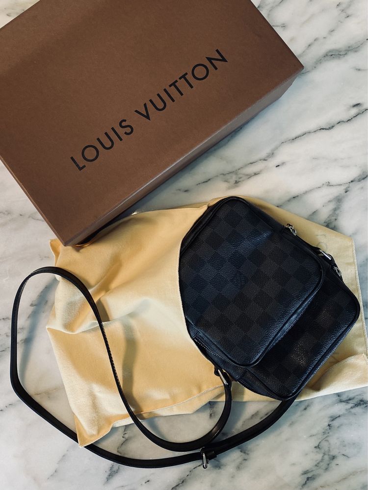 Louis Vuitton | 2009 Damier Graphite Rem crossbody bag