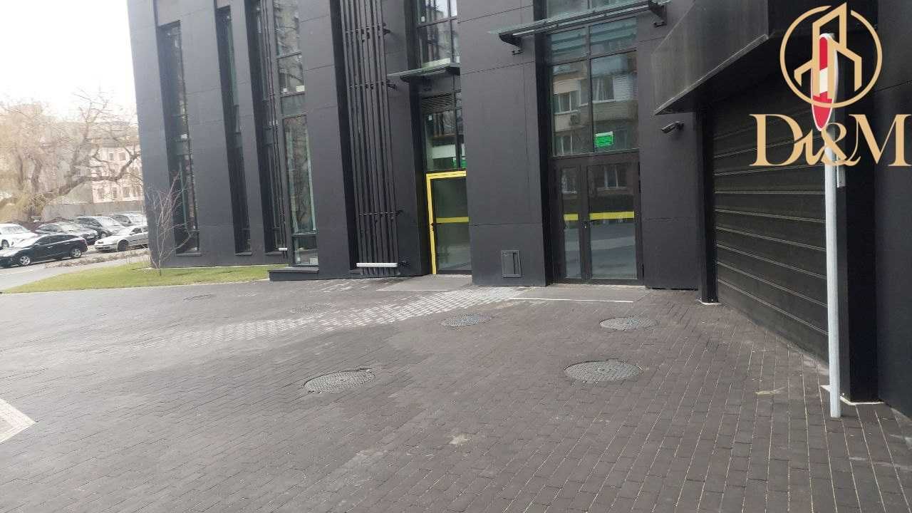БЕЗ % Оренда Комерційного Приміщення - 71.3 м² , в TRIIINITY.
