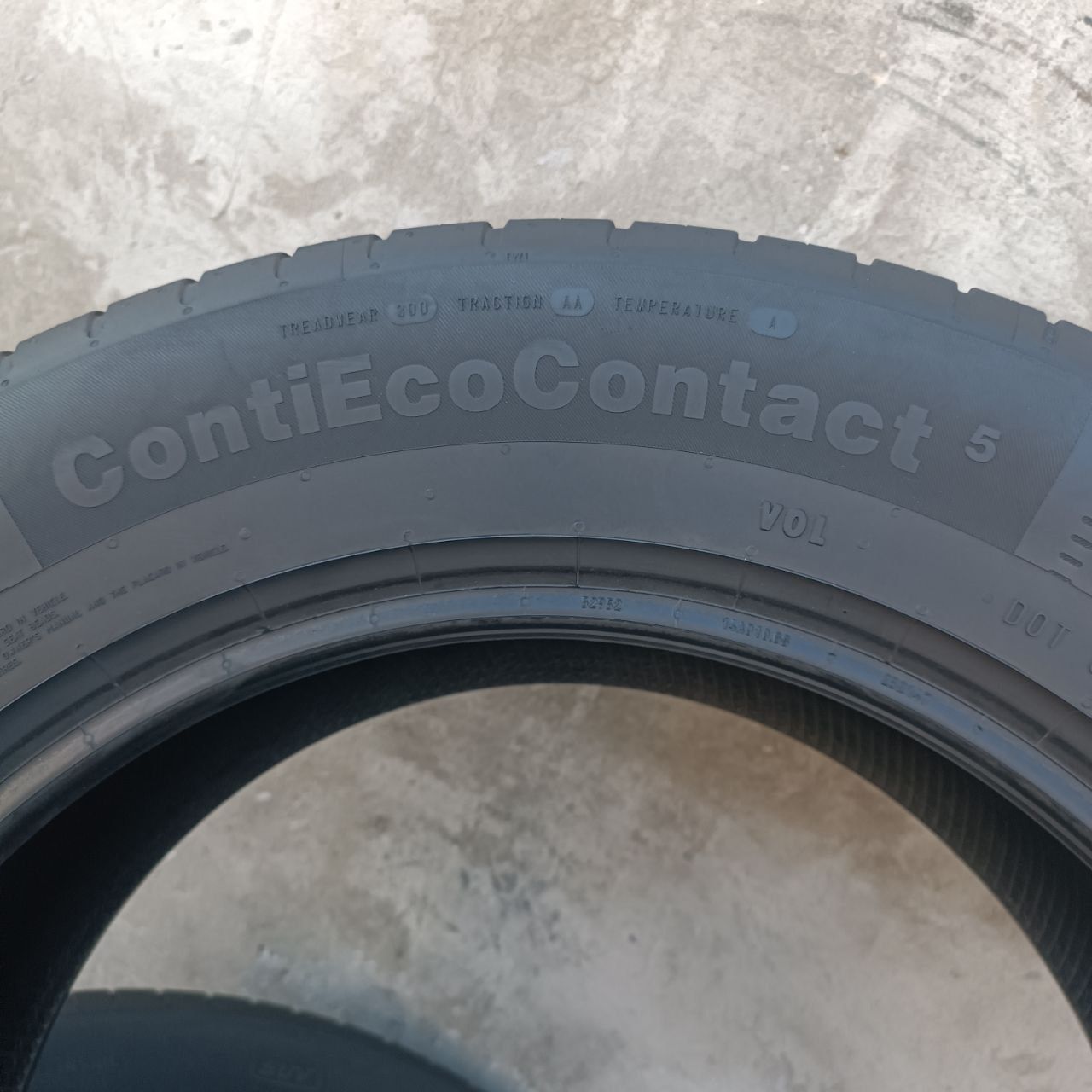 Відмінний стан! Резина Continental ContiEcoContact 235/60 R18