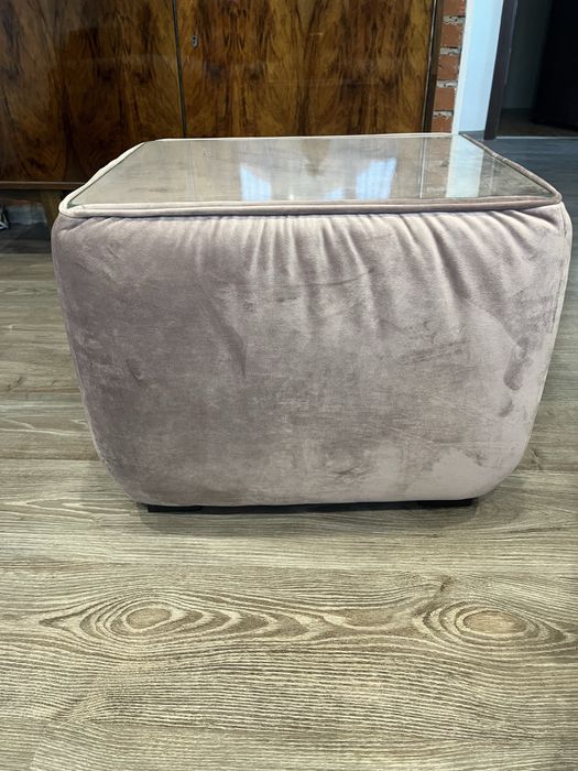 Stolik welurowy różowy