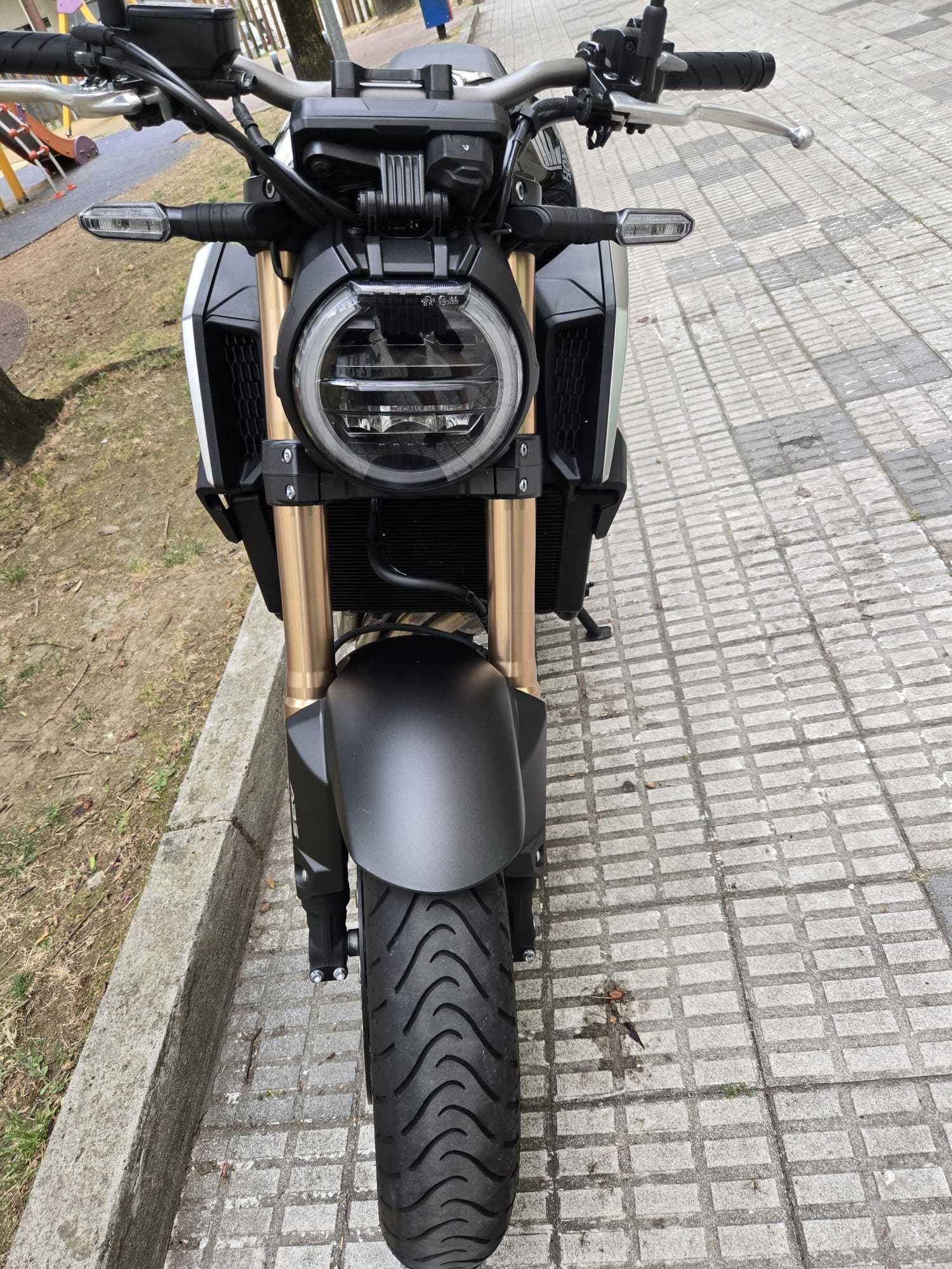 Vendo HOnda CB650R 2020