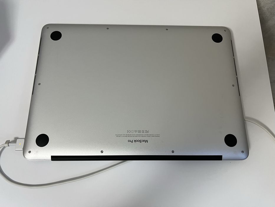 MacBook Pro 13 2015 16/256gb. Retina. Хорошее состояние. 621 цикл.