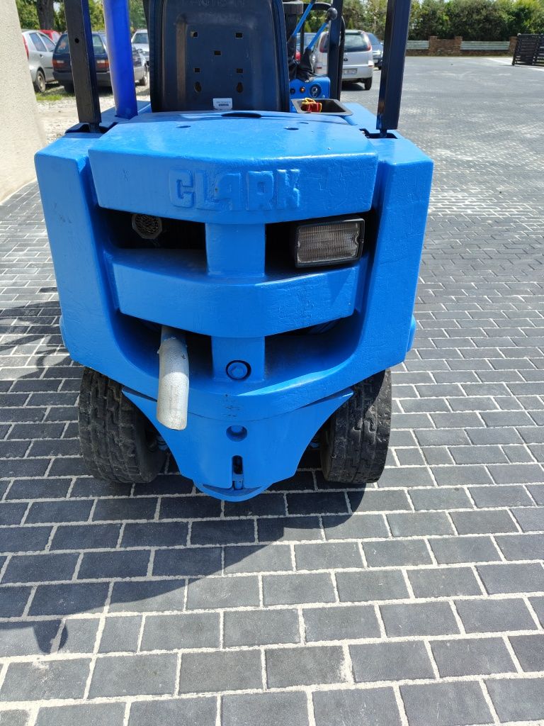 Wózek widłowy Clark zamiana na auto motocykl