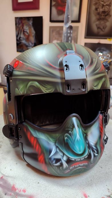 Розпис шоломів аерографія